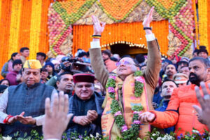 खुले कपाट बद्रीनाथ धाम के, मुख्यमंत्री धामी संग सांसद महेन्द्र भट्ट ने की अराधना